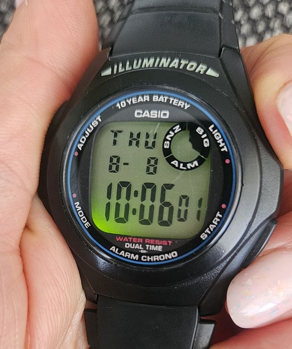 Годиник Casio F-200