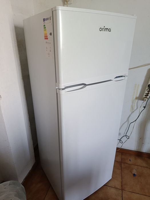 Frigorífico praticamente novo