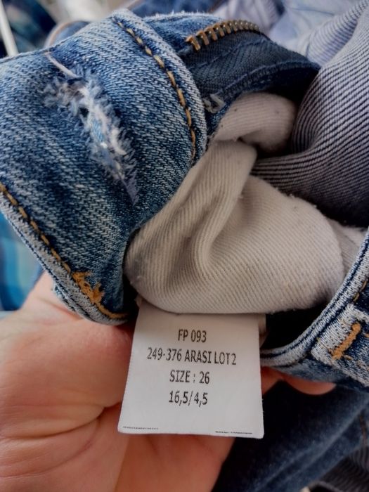 Джинси Calvin Klein жіночі з лампамаии