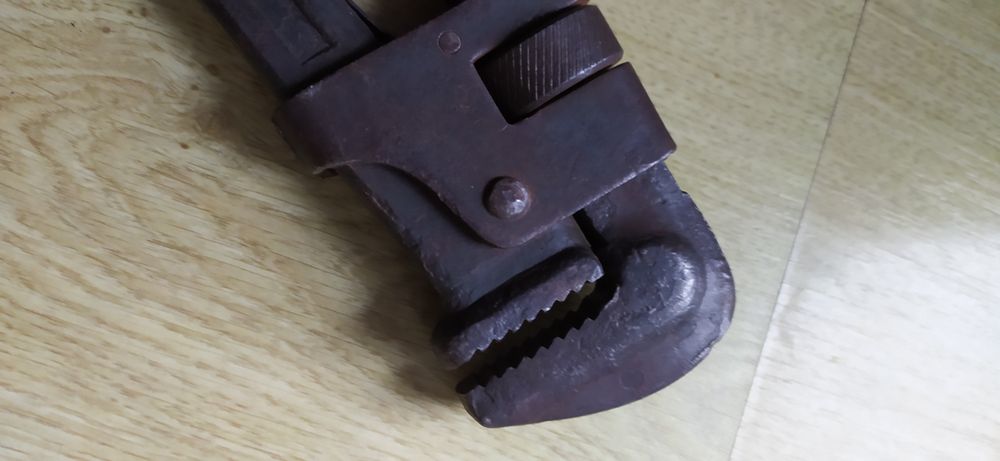 Stary klucz hydrauliczny 2"
