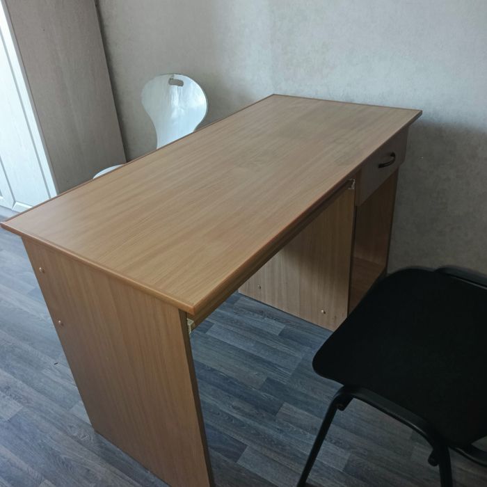 Продам столы Б/у