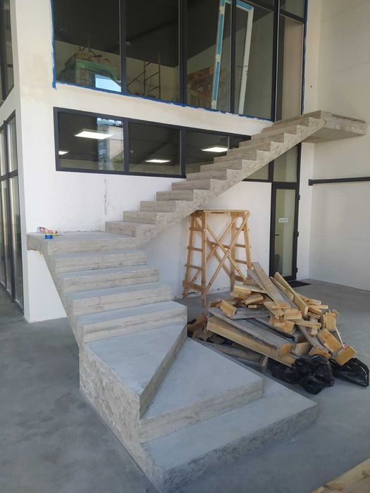 Бетонні сходи під ключ. Будь-яка складність. Якісно.