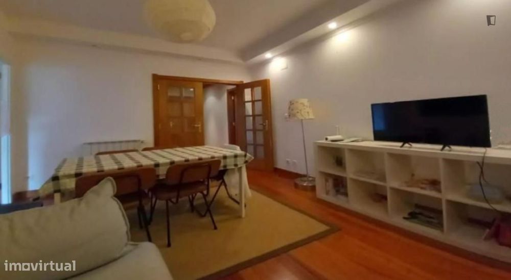 Quarto - localizado em Lumiar Lisbon