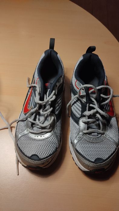 Ténis Nike número 35,5