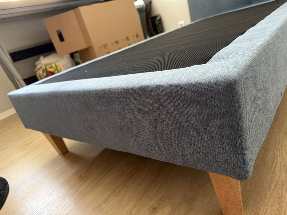 Cama single com colchao