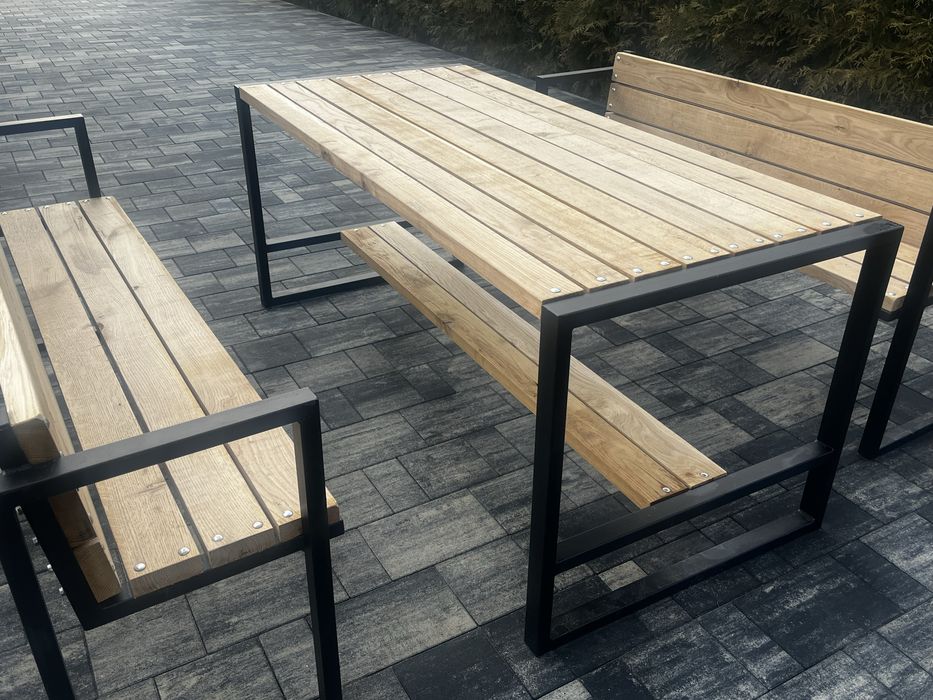 Meble ogrodowe debowe.