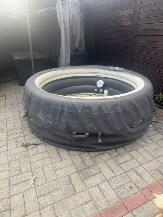 Jacuzzi dmuchane INTEX SimpleSpa 4-osobowe – kompletny zestaw