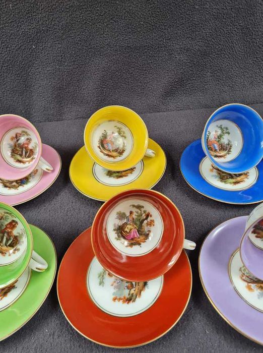 Piękne filiżanki Epiag scenki rodzajowe