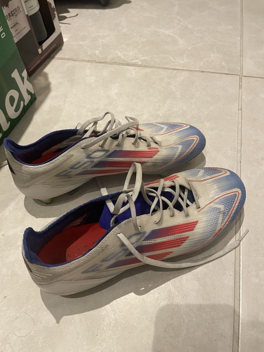 Chuteiras F50 adidas azuis tamanho 40