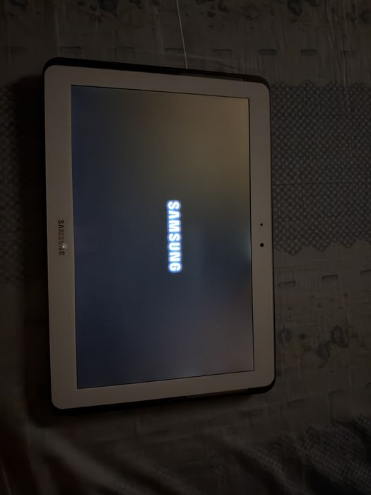 Продам Samsung Galaxy Note 10.1 + провод зарядки в комплекте