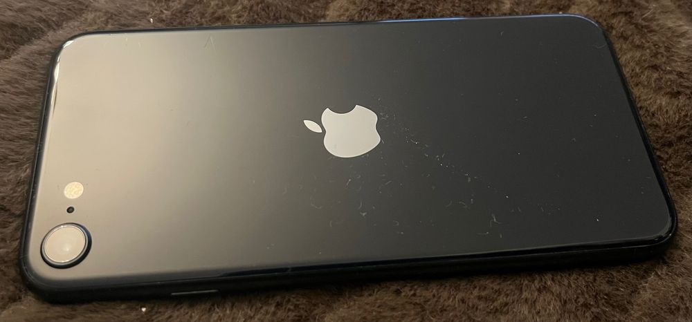 iPhone SE czarny mat 64GB 94% bateria, stan bardzo dobry