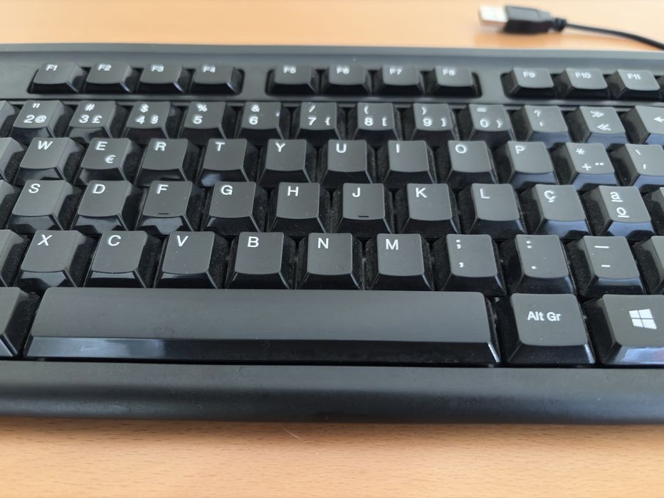 Teclado HP com cabo usb