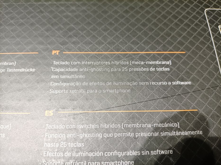 Teclado como novo kuma krom adquirido apenas há uns meses