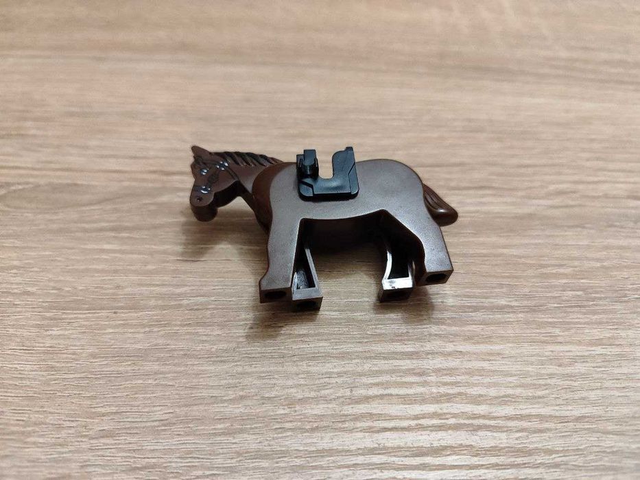 Фигурка Lego лошадь для средневековых рыцарей с седлом Horse Movable