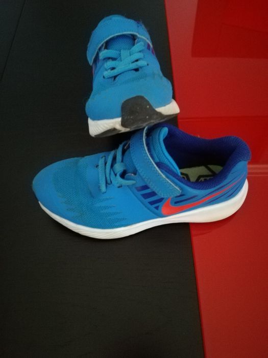 Sapatilhas NIKE tamanho 31,5