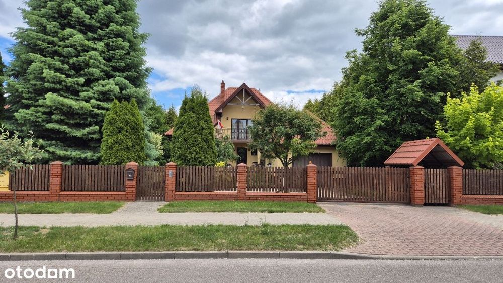 Przestronny dom 277m² z pięknym ogrodem na działce 1940m²