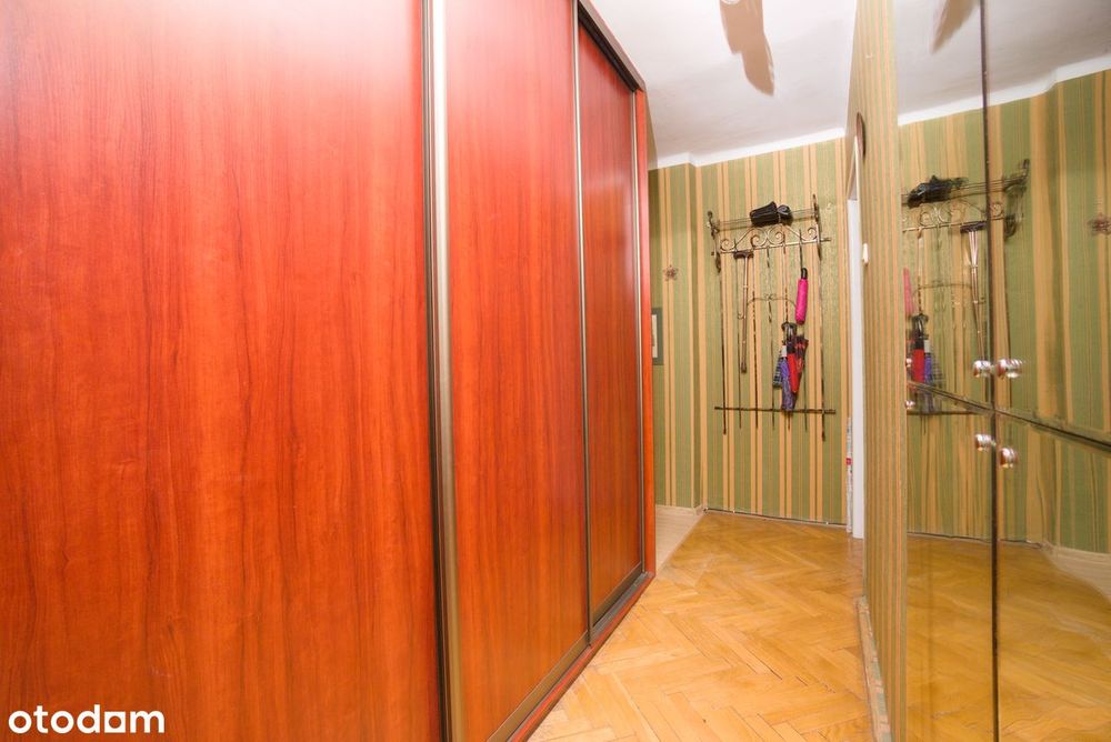 Centrum, ogrzewanie z sieci, balkon - Więcej