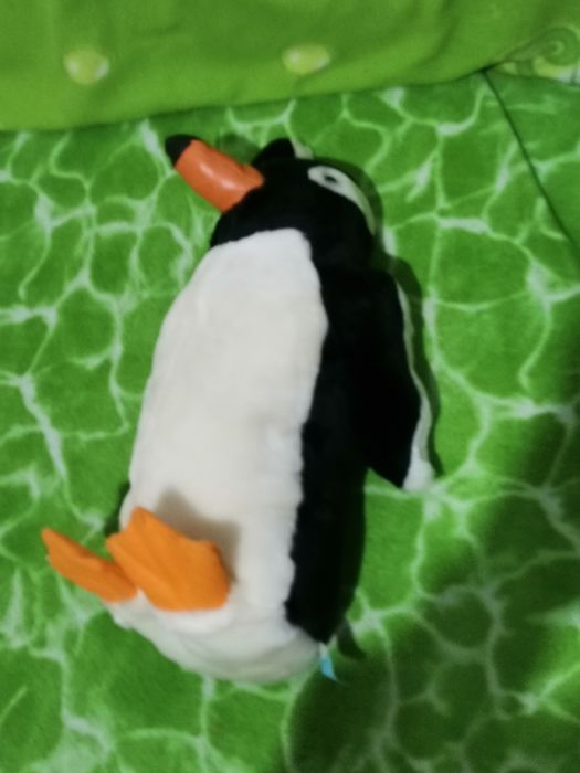 Pinguin de peluche