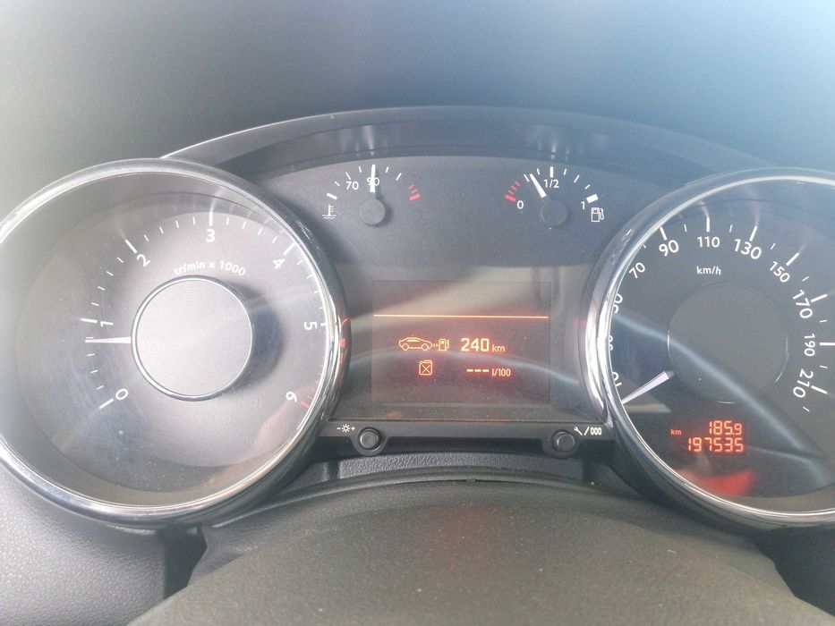 Peugeot 5008 Sport — photo 4