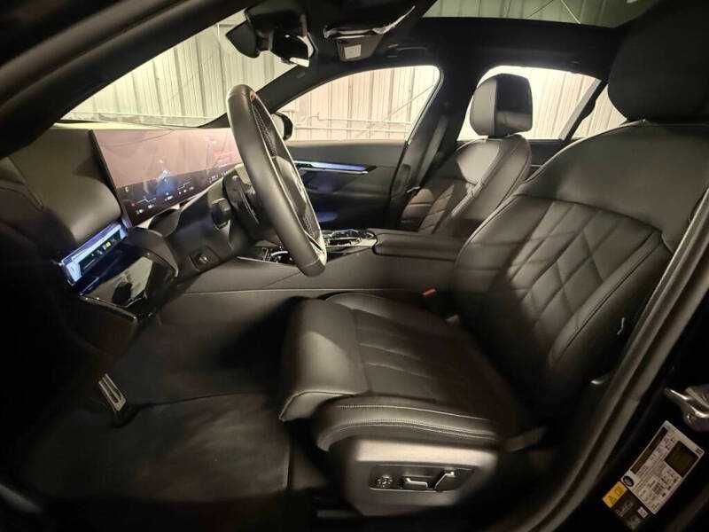 2024 BMW i5  M60