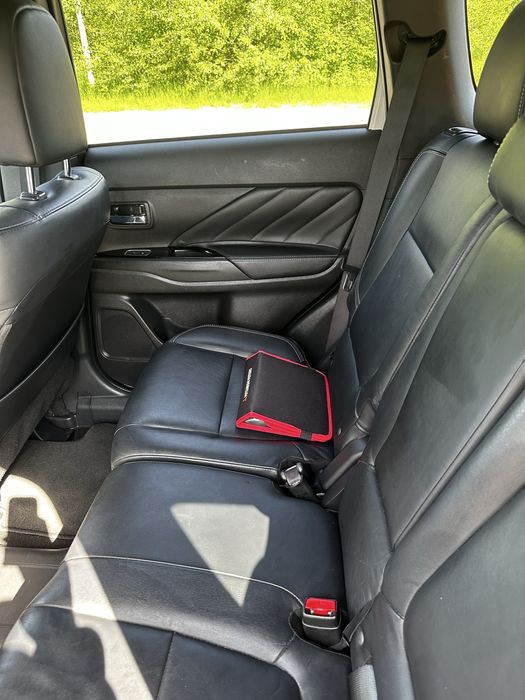 Mitsubishi Outlander PHEV 2019