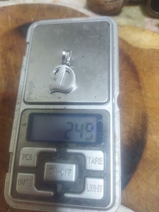 Буква ,,д,, серебро 925 в отличном состоянии