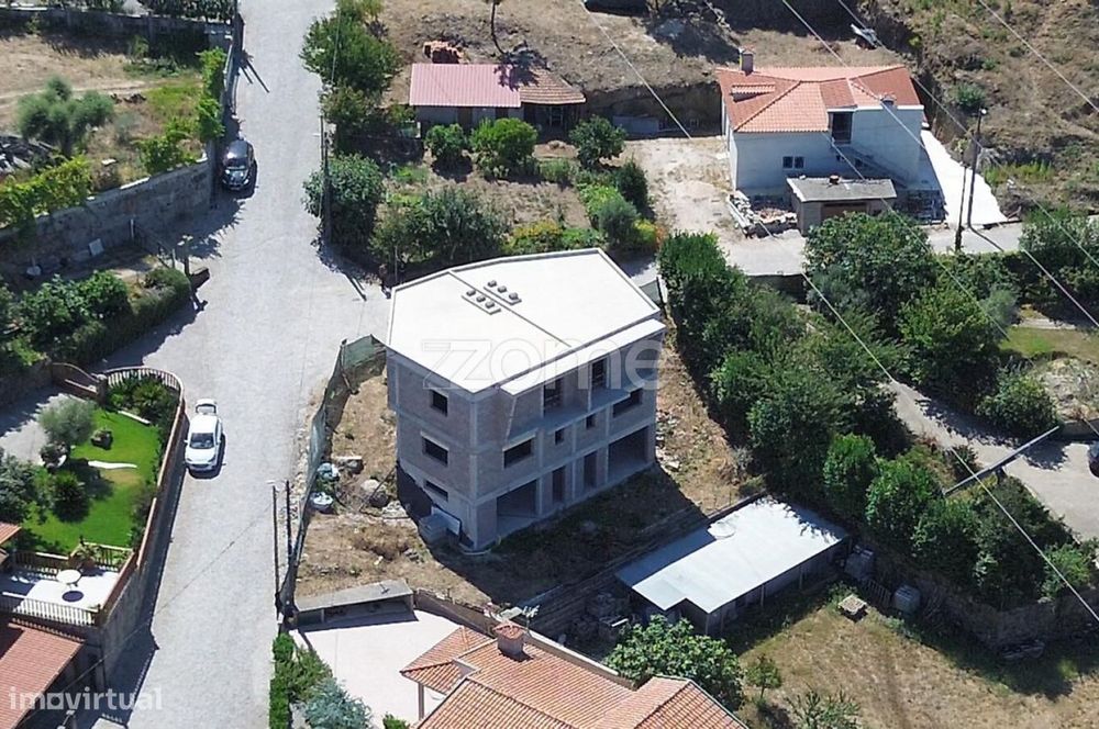 Moradia T3, em Lagares e Figueira, Penafiel