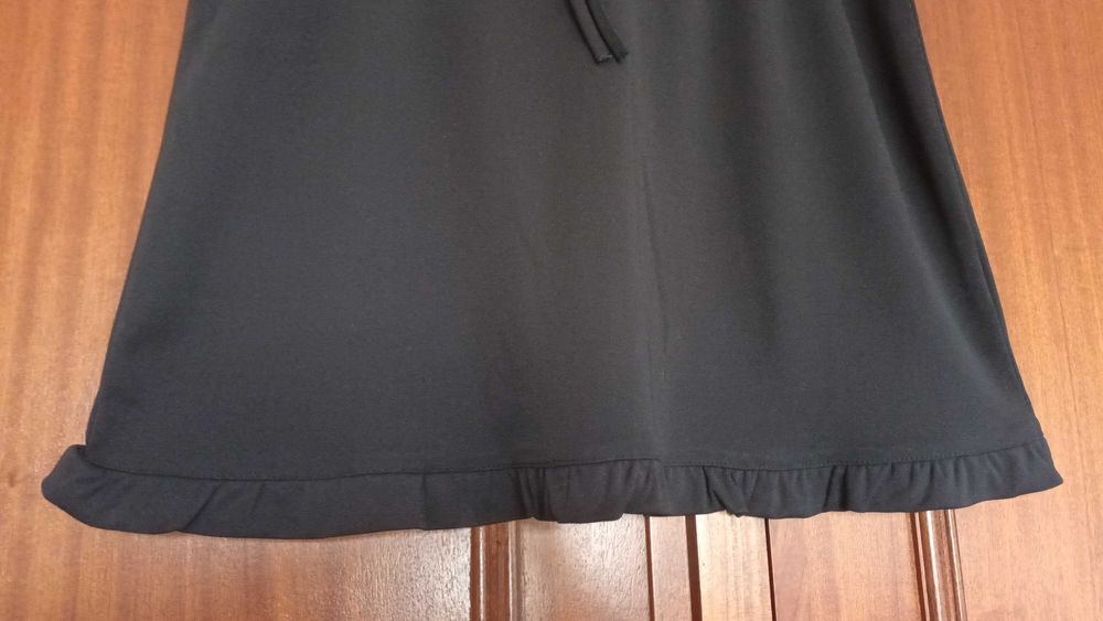 Saia em  preto 3 Suisses