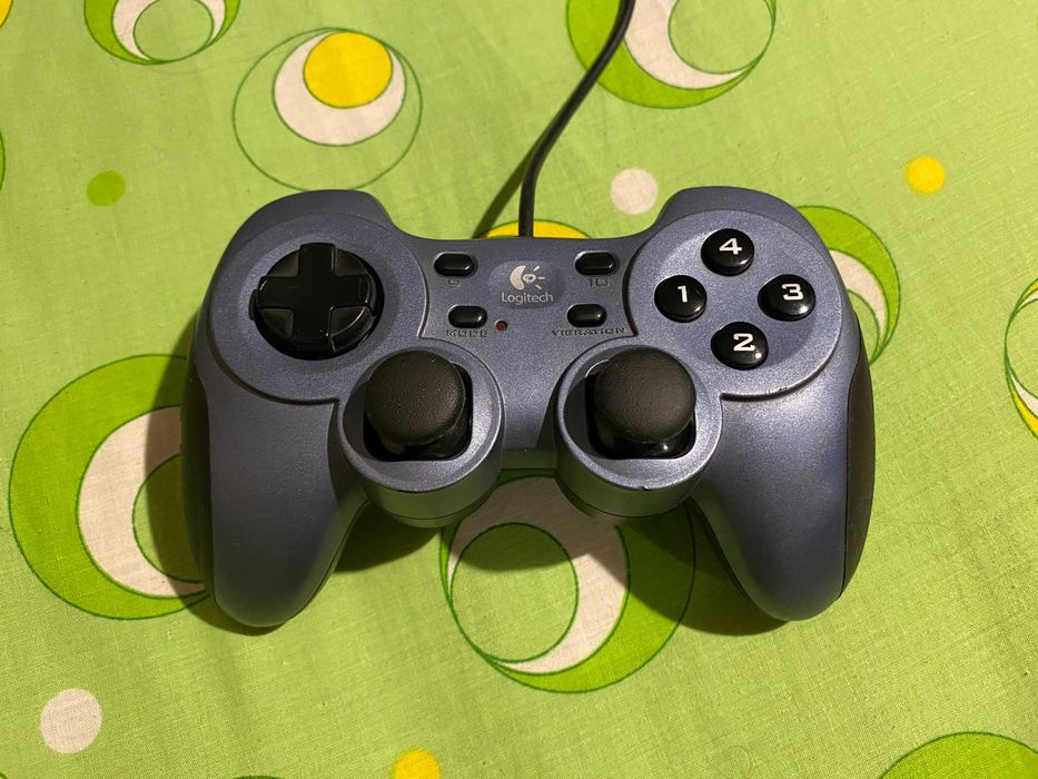 Геймпад Logitech Rumblepad 2