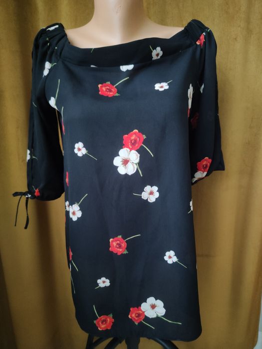 Bluzka czarna w kwiaty hiszpanka