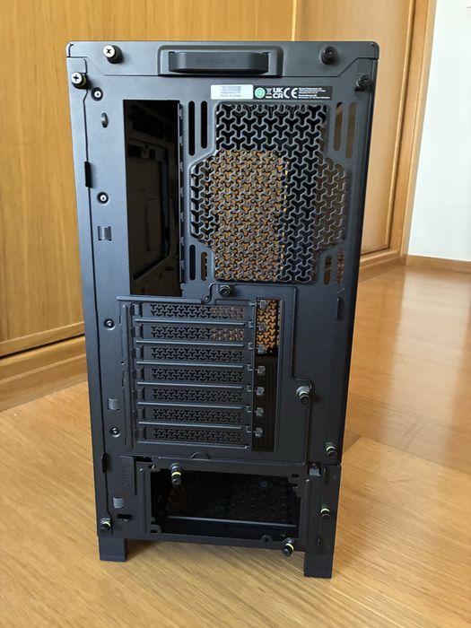 NOVO - Corsair Frame 4000D