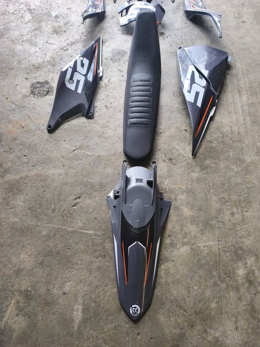 vendo kit plásticos KTM 2022 como novo