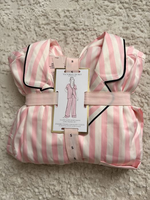 Сатинова піжама Victoria’s  Secret S розмір