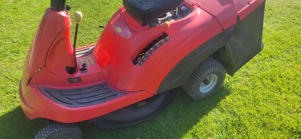 Traktorek honda z koszem orginalny 11hp stan bdb