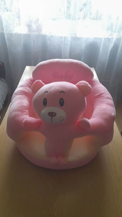 Fotel pufa dla niemowlaka temu