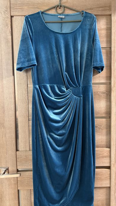 Продам сукні в ідеальному стані