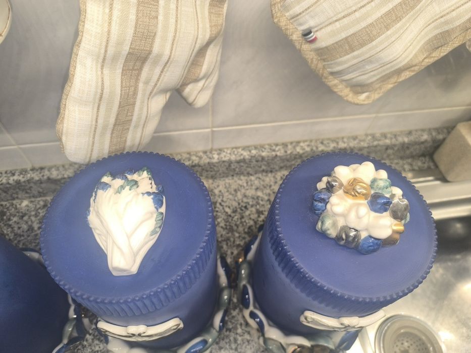 6 Peças de cozinha em vidro e porcelana