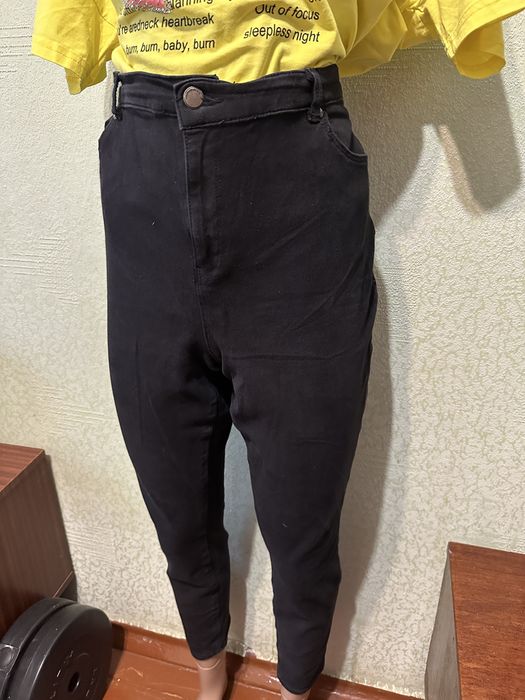 Джинсы черные