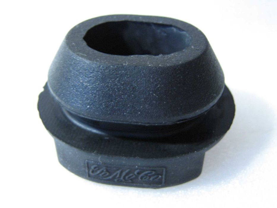 Крепление верхнее радиатора Ford / 3M5H8125AC