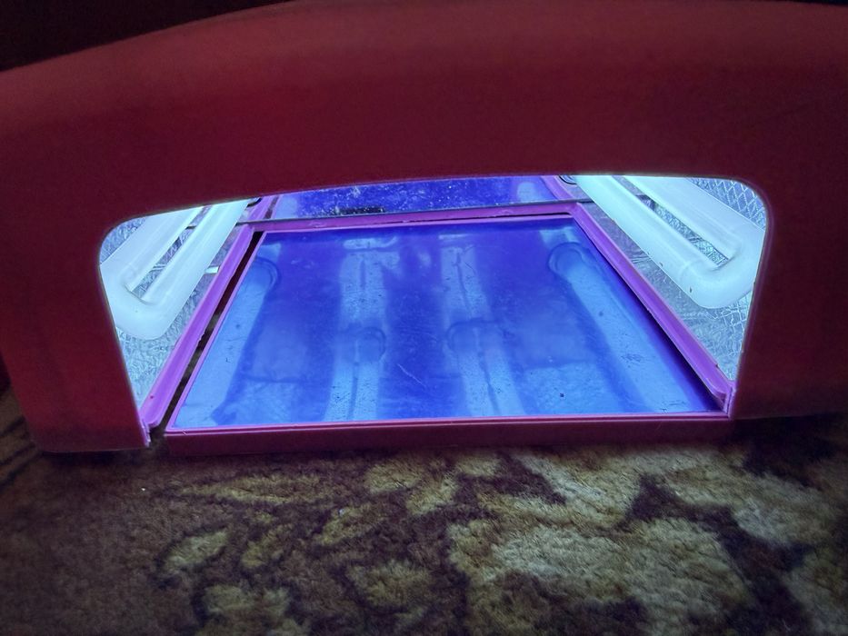 Лампа для манікюру