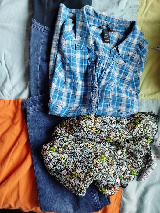 Letni zestaw ciążowy HM, 2 bluzki plus dżinsy