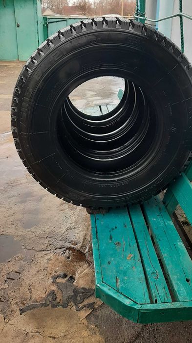 Шины 235/75 R-15 поршня