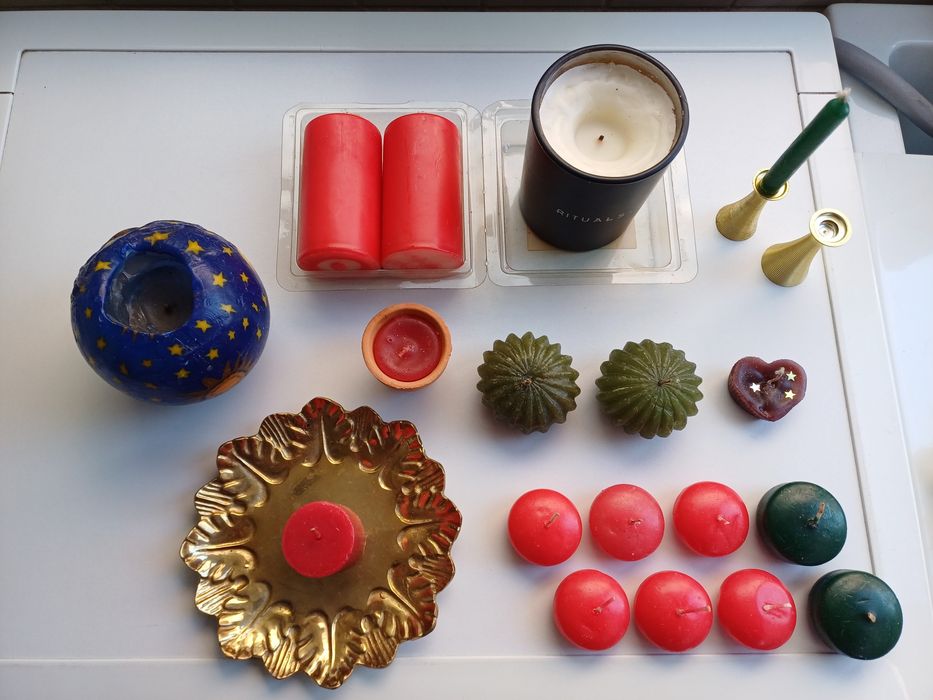 Velas várias, algumas novas, outras usadas