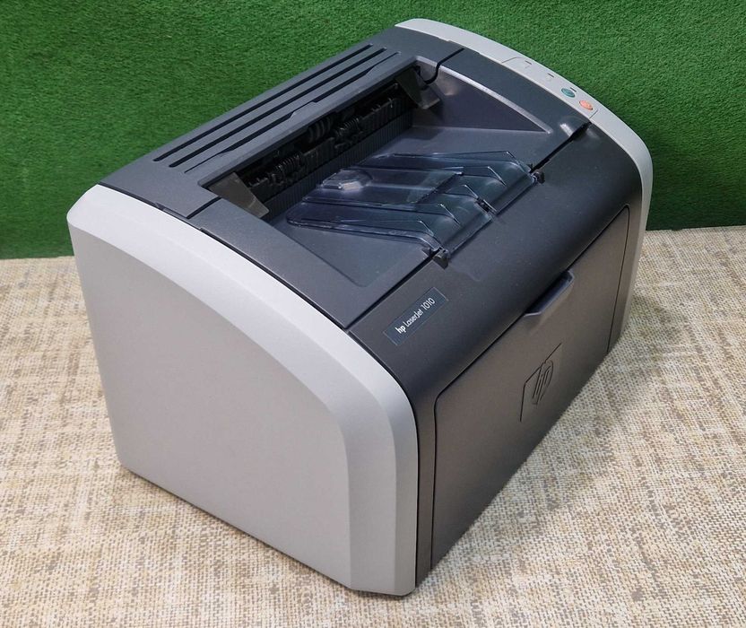 Drukarka laserowa HP 1010 - nowy toner i kable