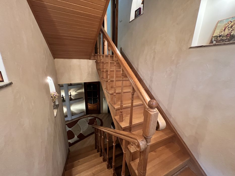 ФАНТАСТИЧНО привабливий будинок в мальовничому місці!