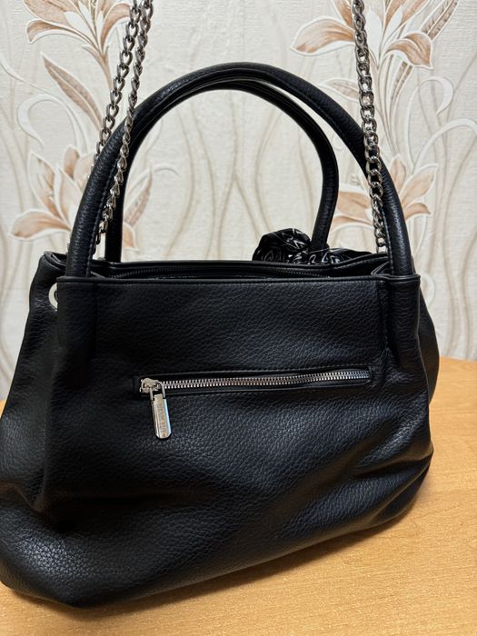 Черная сумка с бантиком