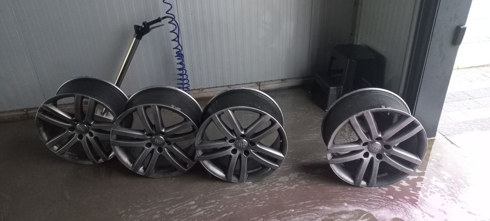 Титанові диски R20 оригінальні з ауді Q7 ціна за 1  шт.