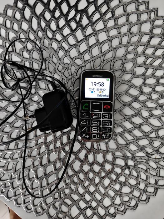 Telefon dla seniora maxcom