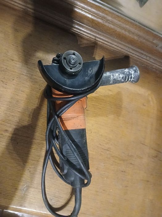 rebarbadora em bom estado