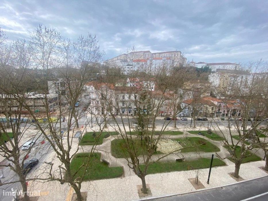 Uma oportunidade única no coração de Coimbra imóvel com possibilida...